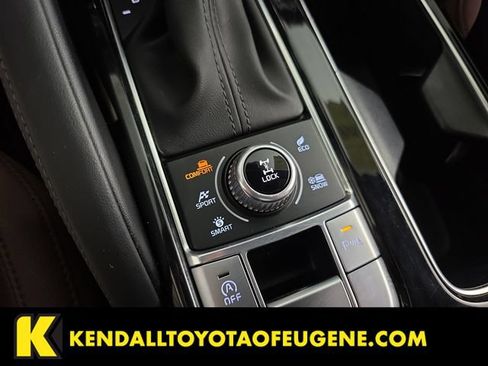 Used 2024 Kia Telluride EX w/ EX Captain's Chair Package AWD/4WD image 16