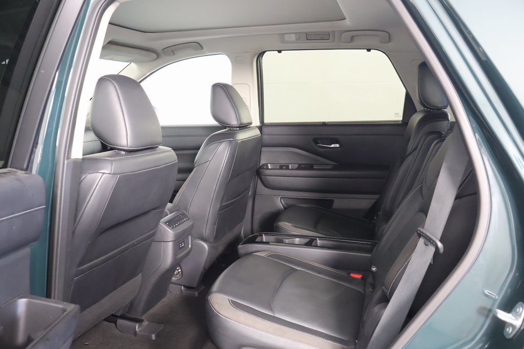 Used 2022 Nissan Pathfinder SL w/ SL Premium Package FWD image 9