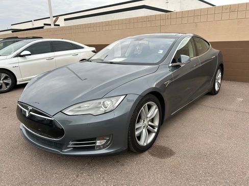 Used 2014 Tesla Model S P85 image 3