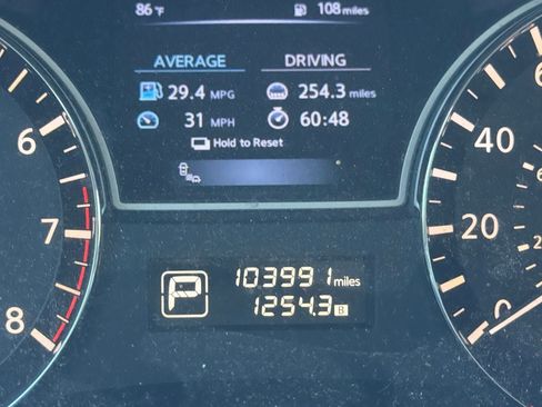 Used 2015 Nissan Altima 2.5 SV w/ Convenience Package FWD image 8