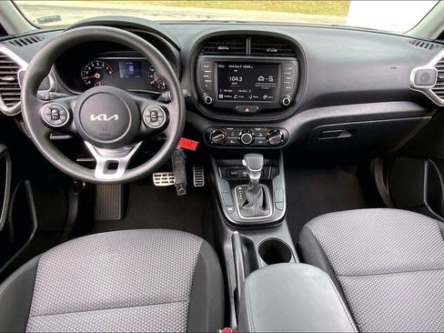 Used 2022 Kia Soul LX w/ Technology Package FWD image 13