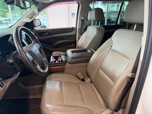 Used 2018 Chevrolet Suburban Premier AWD/4WD image 10