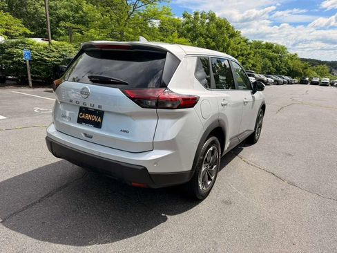 Used 2025 Nissan Rogue SV AWD/4WD image 6