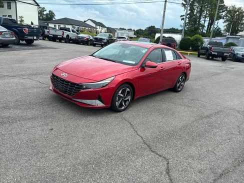 Used 2023 Hyundai Elantra Limited FWD image 11
