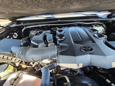Used 2021 Toyota 4Runner SR5 Premium w/ Moonroof Package AWD/4WD image 27