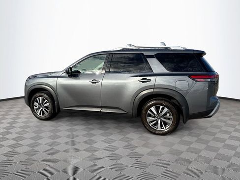 Used 2025 Nissan Pathfinder SL w/ Cargo Package image 6