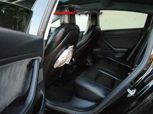 Used 2019 Tesla Model 3 Performance image 9