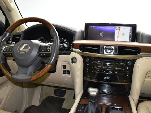 Used 2017 Lexus LX 570 4WD image 31