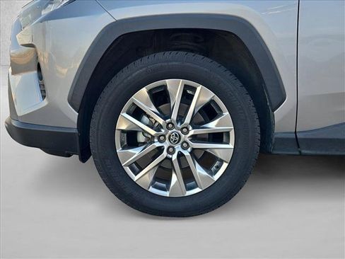 Used 2021 Toyota RAV4 XLE Premium FWD image 21