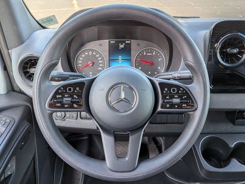 Used 2024 Mercedes-Benz Sprinter 2500 image 20