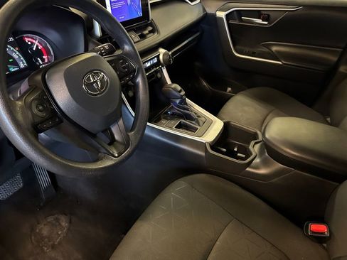 Used 2023 Toyota RAV4 XLE image 9