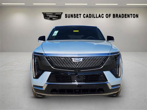 New 2025 Cadillac Escalade IQ Luxury 2 AWD/4WD image 2