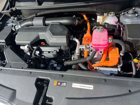 Used 2025 Kia Sportage LX image 35