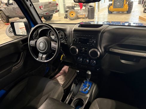 Used 2015 Jeep Wrangler Unlimited Sport w/ Quick Order Package 24S image 19
