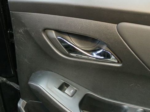 Used 2023 Chevrolet Traverse Premier image 13