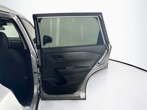 Used 2025 Nissan Rogue S FWD image 29