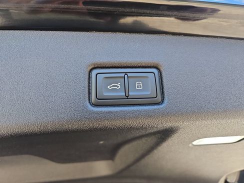 Certified 2025 Audi Q5 Premium w/ Convenience Package AWD/4WD image 35