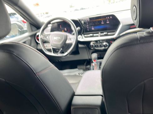 Used 2024 Chevrolet Trax RS w/ Sunroof Package image 27