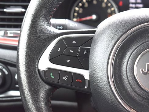 Used 2016 Jeep Renegade Trailhawk w/ Premium Trailhawk Package image 14