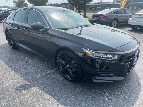 Used 2018 Honda Accord Sport image 3