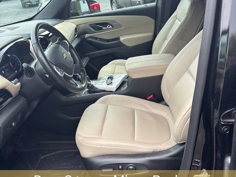 Used 2023 Chevrolet Traverse LT w/ LT Premium Package AWD/4WD image 5