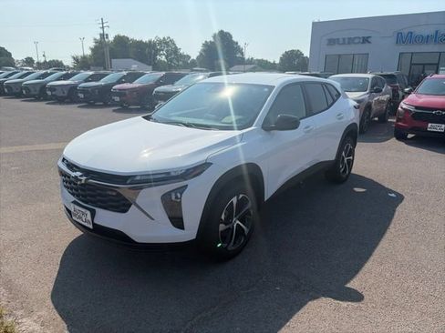 New 2026 Chevrolet Trax RS w/ Driver Confidence Package FWD image 2