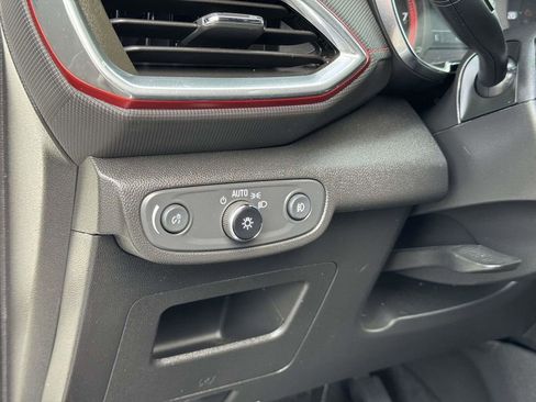 Used 2022 Chevrolet TrailBlazer RS FWD image 11