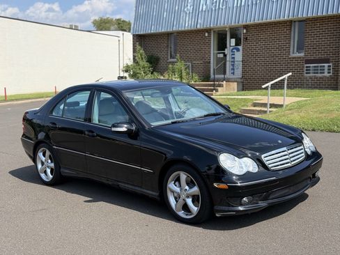 Used 2006 Mercedes-Benz C 230 Sedan w/ Sunroof Pkg image 2
