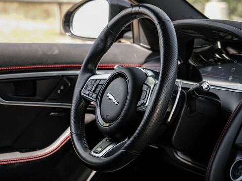 Used 2021 Jaguar F-TYPE R AWD/4WD image 17