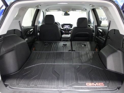 Used 2024 GMC Terrain SLE w/ Driver Convenience Package image 22
