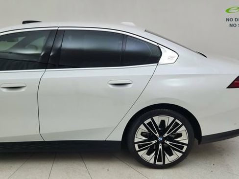 Used 2026 BMW 540i xDrive AWD/4WD image 11
