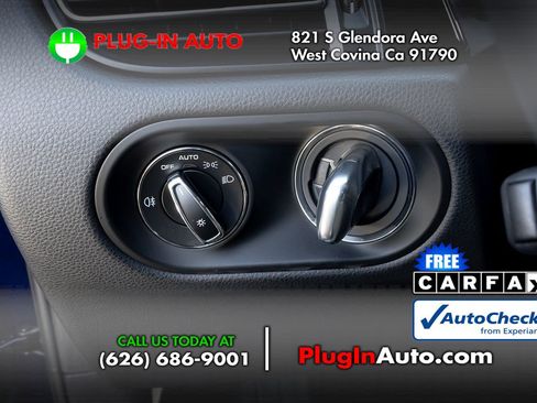 Used 2023 Porsche Macan AWD/4WD image 24