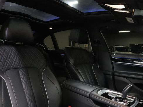 Used 2022 BMW ALPINA B7 xDrive image 24