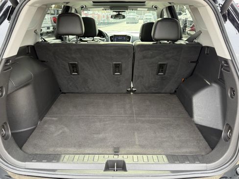 Used 2023 GMC Terrain SLT w/ Elevation Edition image 28