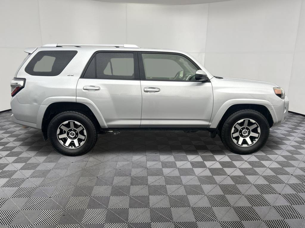 Used 2016 Toyota 4Runner SR5 RWD image 10