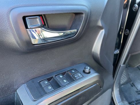 Used 2021 Toyota Tacoma SR5 image 23