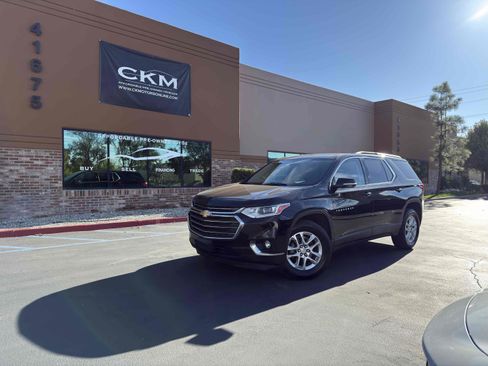 Used 2019 Chevrolet Traverse LT image 2