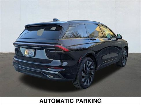 Used 2024 Lincoln Nautilus Reserve w/ Jet Appearance Package (87T) AWD/4WD image 2