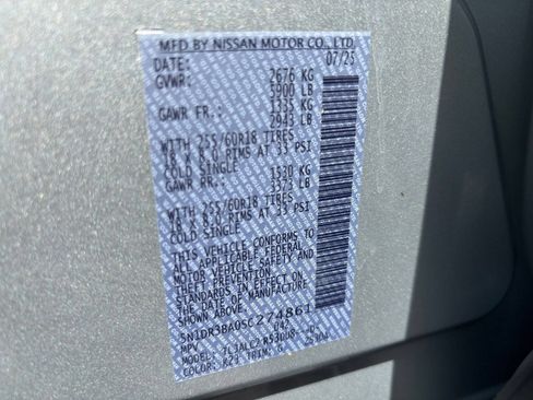 Used 2025 Nissan Pathfinder SV FWD image 28