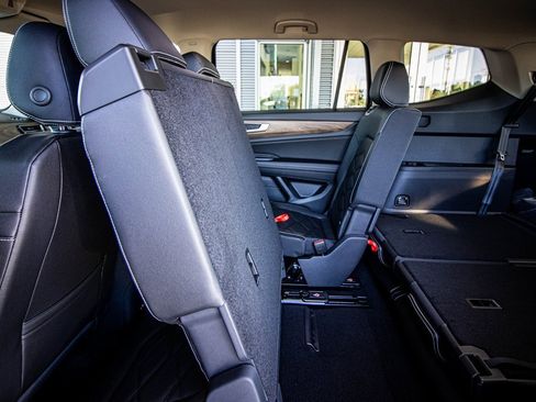 New 2026 Volkswagen Atlas SE image 44