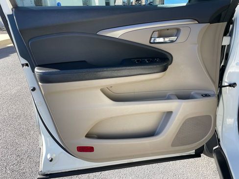 Used 2017 Honda Pilot EX-L image 24