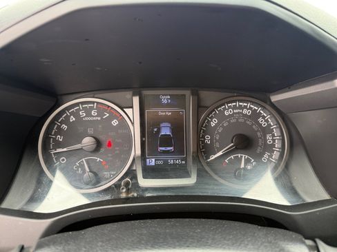 Used 2022 Toyota Tacoma TRD Off-Road image 11