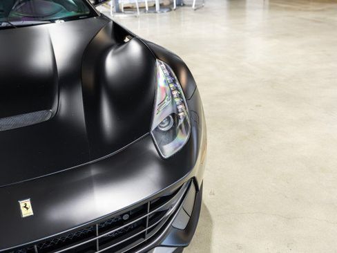 Used 2014 Ferrari F12 Berlinetta RWD image 10