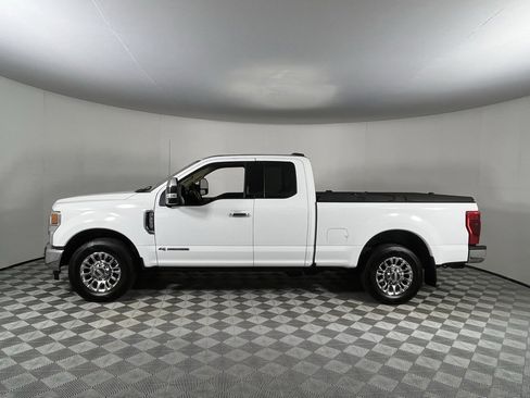 Used 2020 Ford F250 Lariat w/ Chrome Package image 11