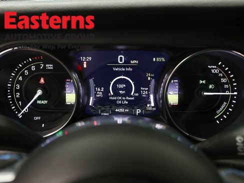 Used 2022 Jeep Wrangler Unlimited Rubicon 4xe w/ Cold Weather Group AWD/4WD image 18