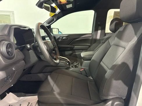 Used 2024 Chevrolet Colorado Trail Boss w/ Technology Package AWD/4WD image 15