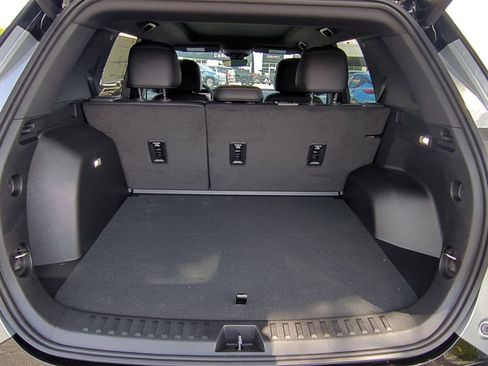 Used 2026 GMC Terrain AT4 w/ Technology Package II image 25