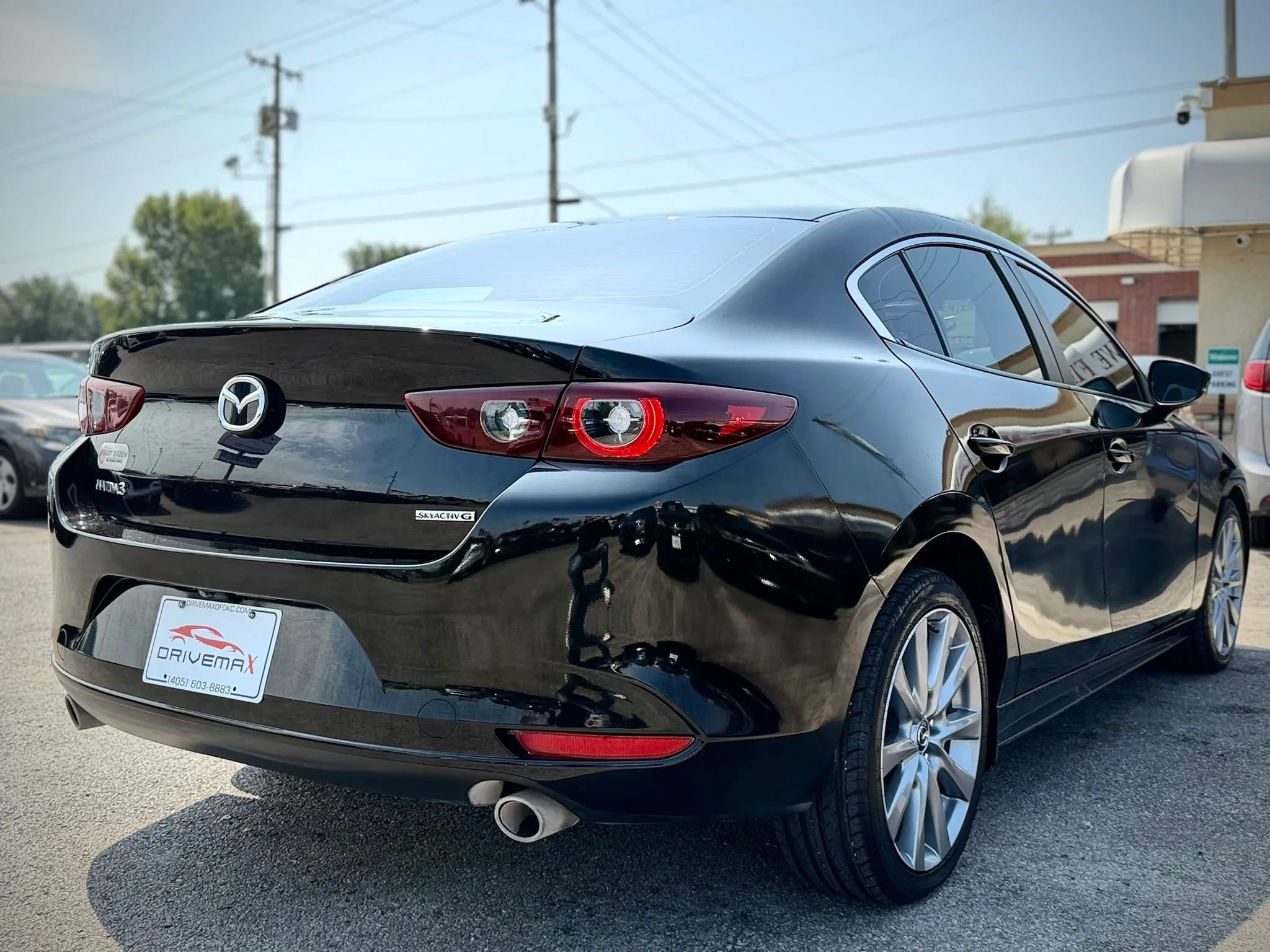 Used 2023 MAZDA MAZDA3 s FWD image 2