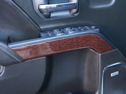 Used 2018 GMC Sierra 2500 SLT w/ Duramax Plus Package image 18