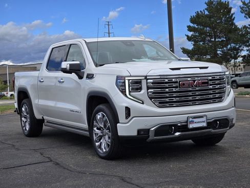Used 2023 GMC Sierra 1500 Denali w/ Denali Reserve Package AWD/4WD image 2